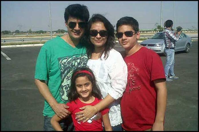 Aashish Kaul With Her Family